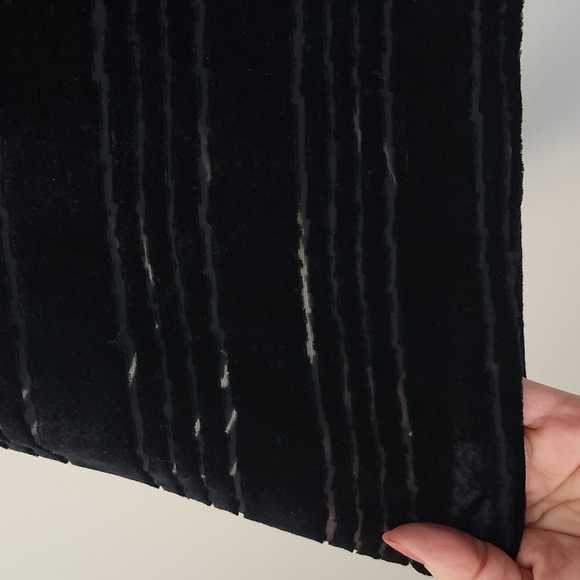 Twelfth Street By Cynthia Vincent Black Black & Silk Velvet Top L - Picture 9 of 9